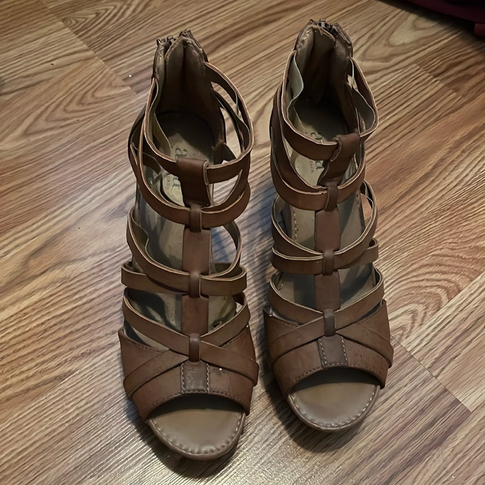 Size 8.5 women’s heels